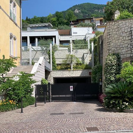 Daisy House: Nice Attic In The Historical Center Salo Exterior photo